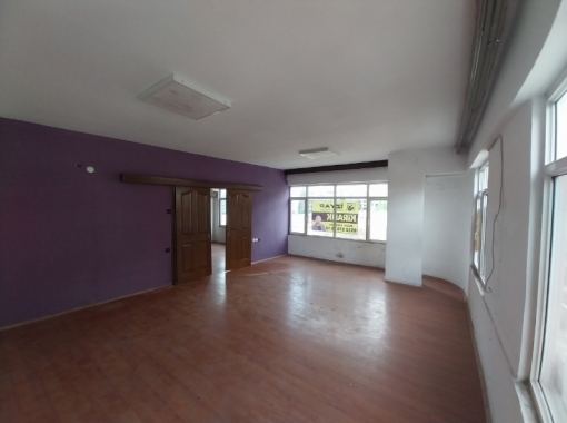 Düz Mahallede kiralık 60m2 ofis katı