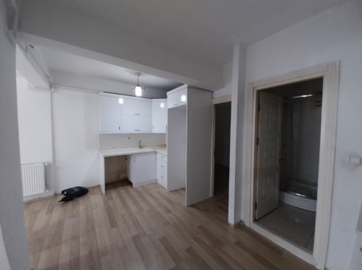 Yeni mah'de 2+1 içi Yeni doğalgazlı balkon lu Kiralık daire